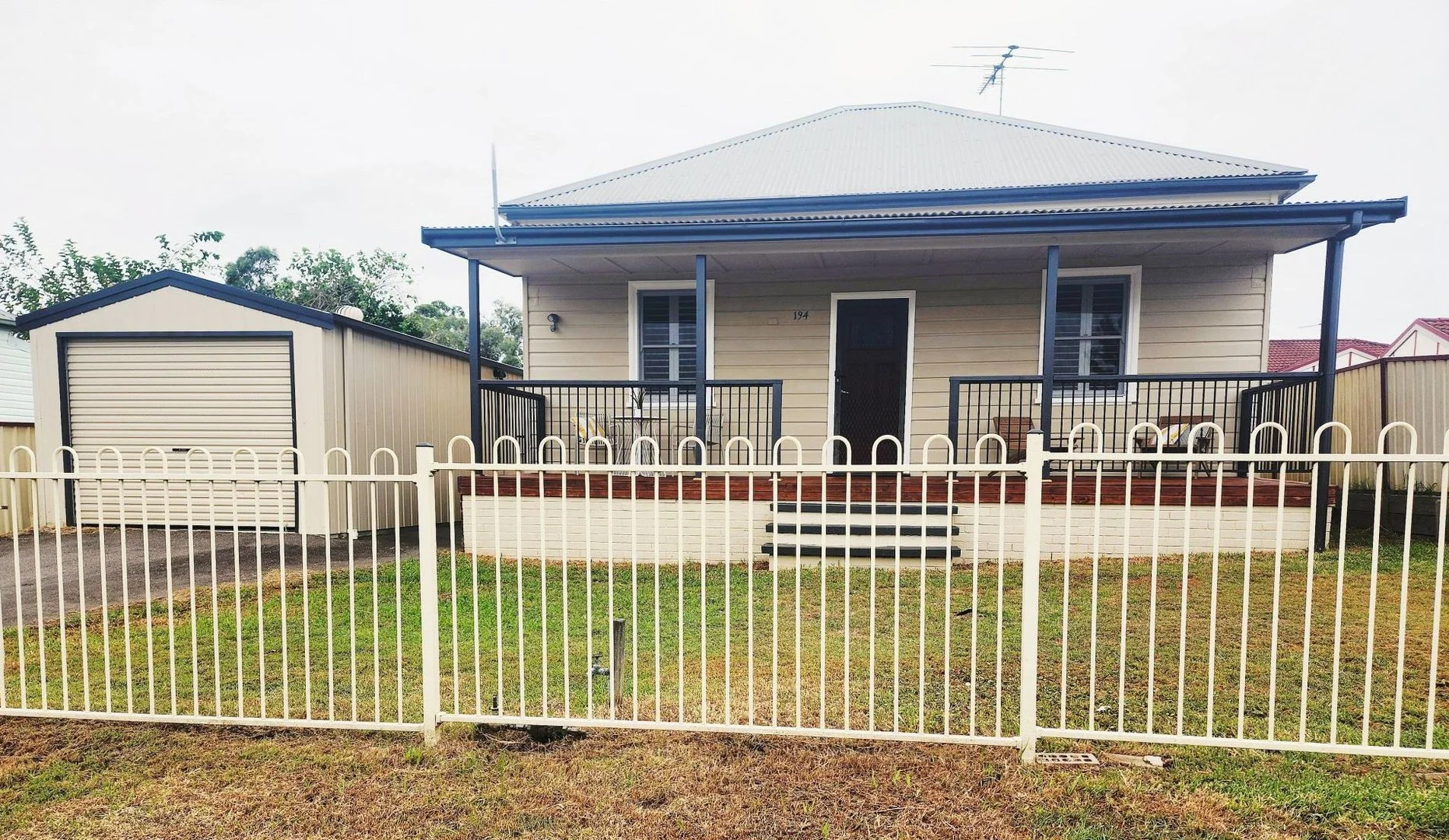194 Maitland Street (1/15)
