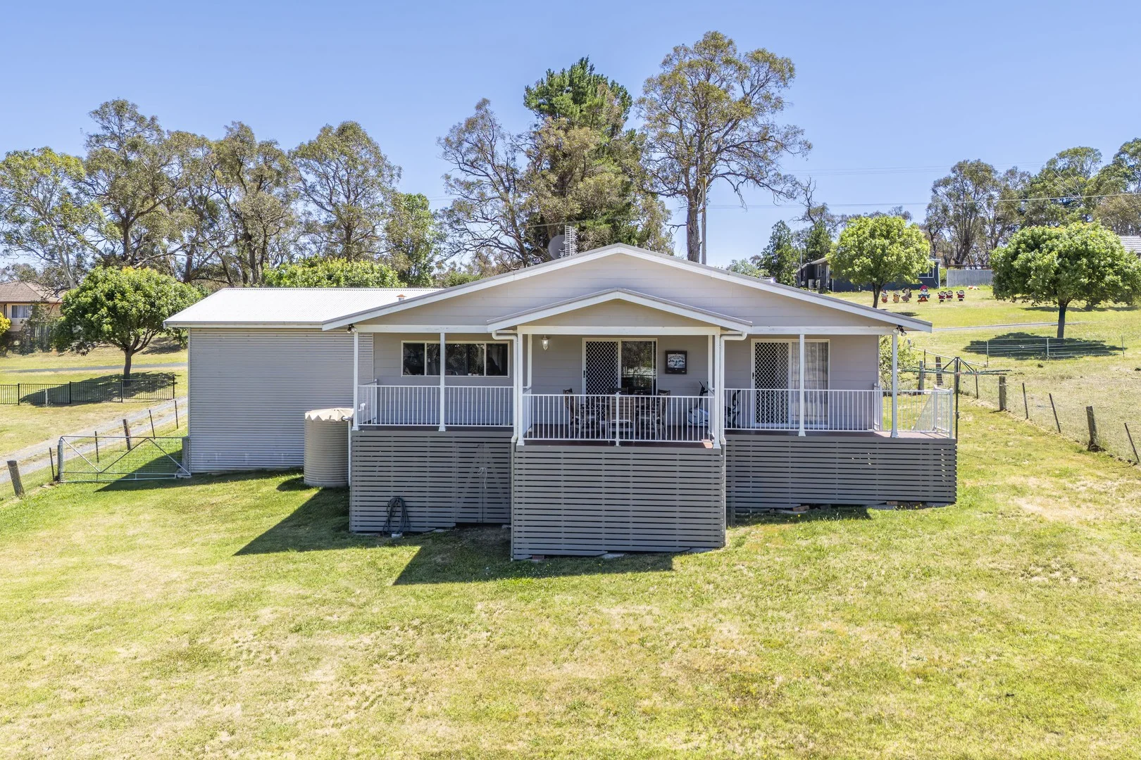 195W Hill Street (1/13)