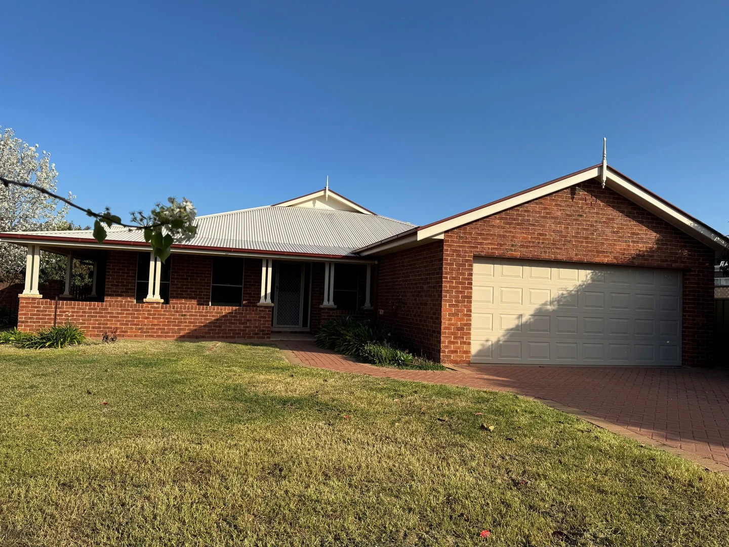 19A Carnoustie Drive (1/22)