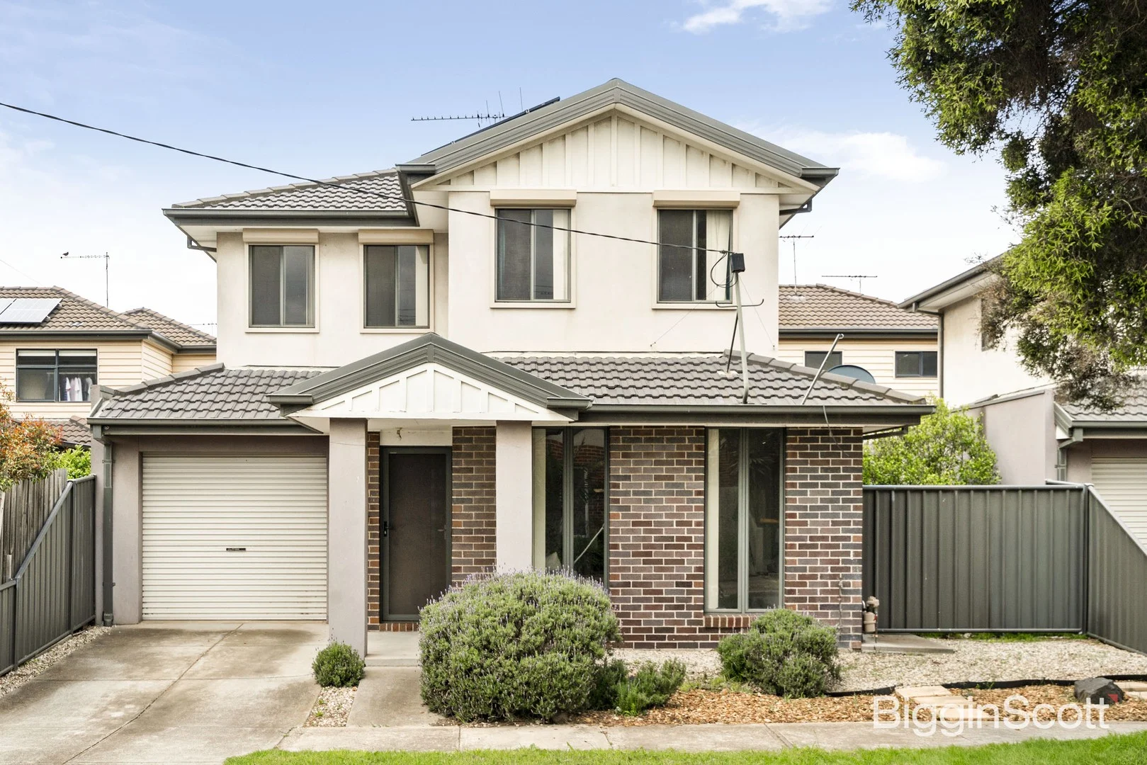 1A Clematis Avenue (1/18)