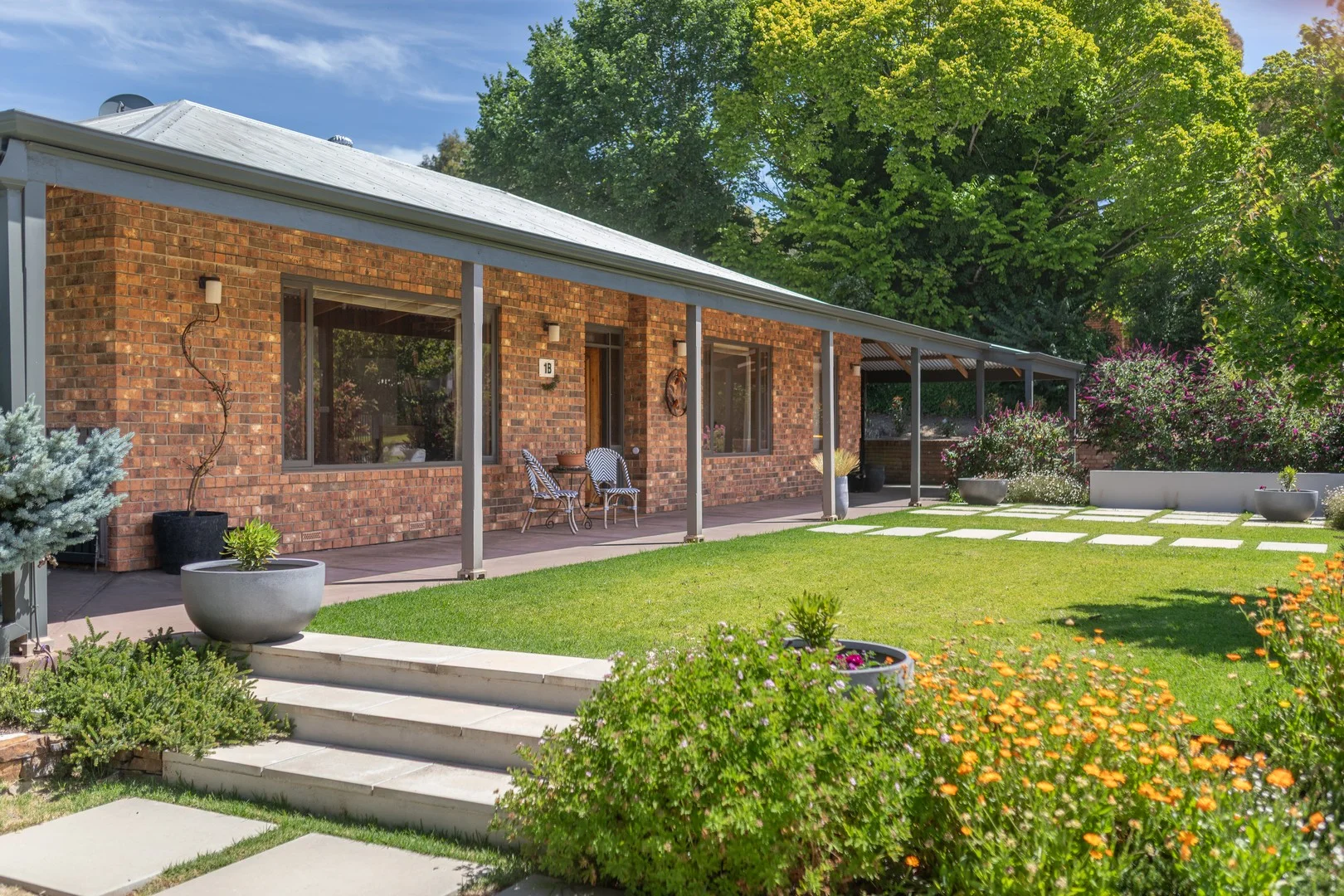1B Hereford Avenue (1/28)