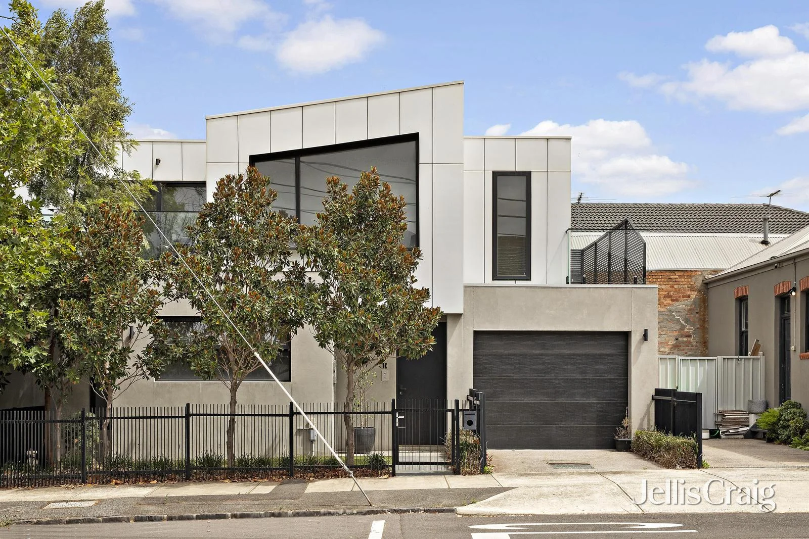 1c Myrnong Crescent (1/19)