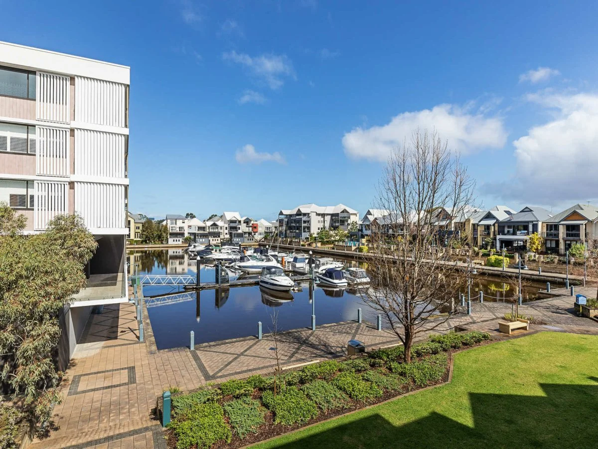 2/10 Marina Drive (1/18)