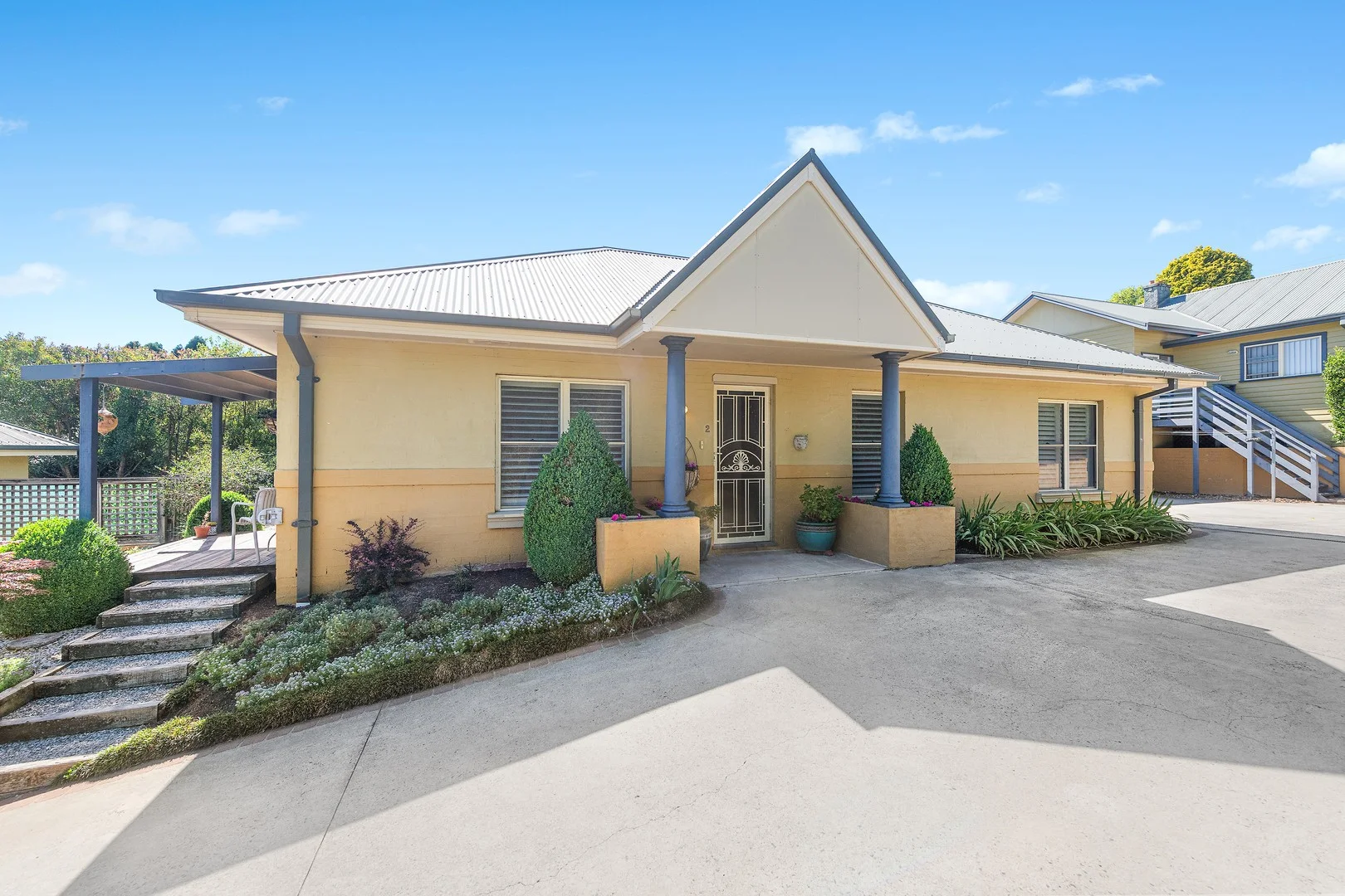 2/10 Park Road (1/25)