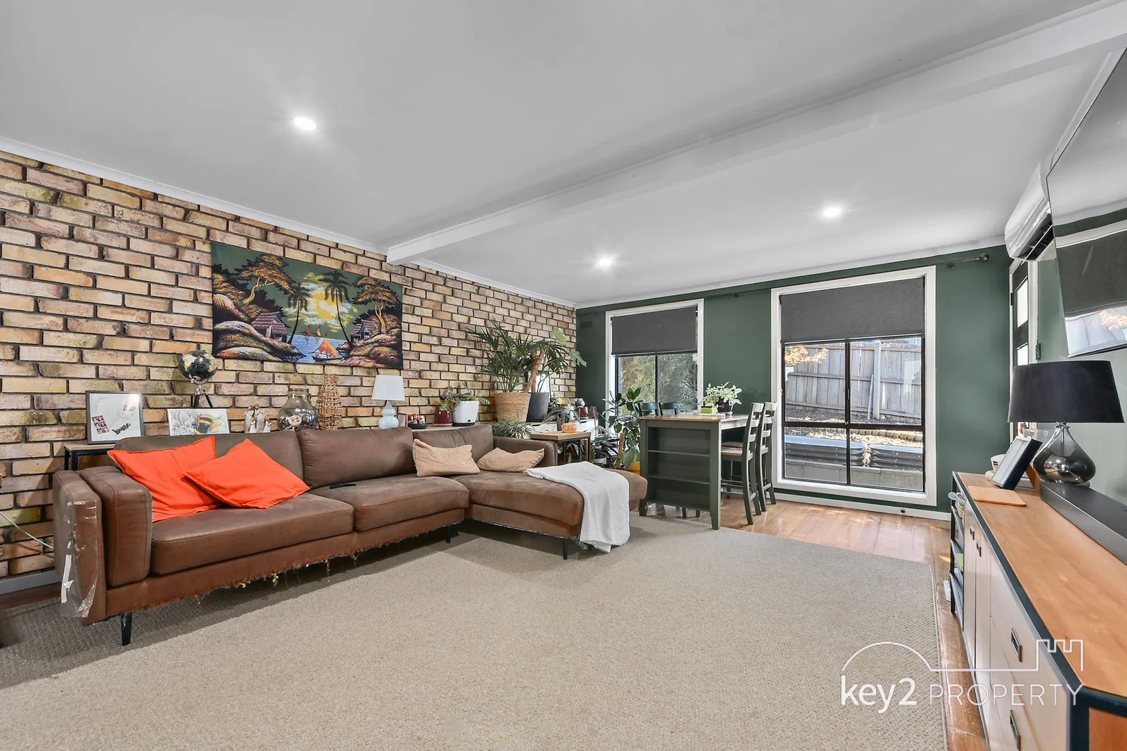 2/102 Talbot Road - Image 2