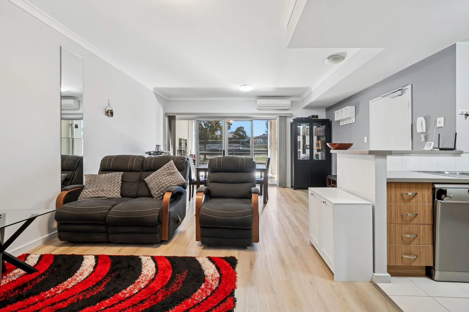 2/105 Wentworth Parade (1/32)