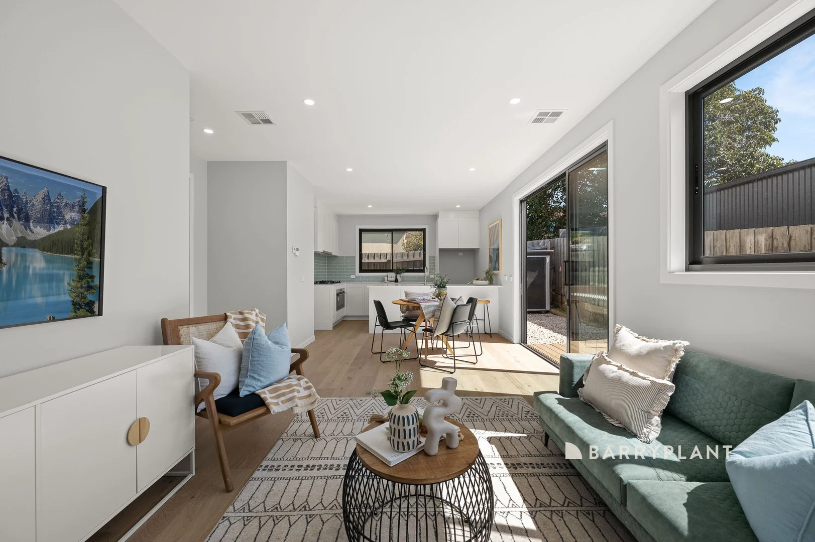 2/10B Frome Avenue (1/18)
