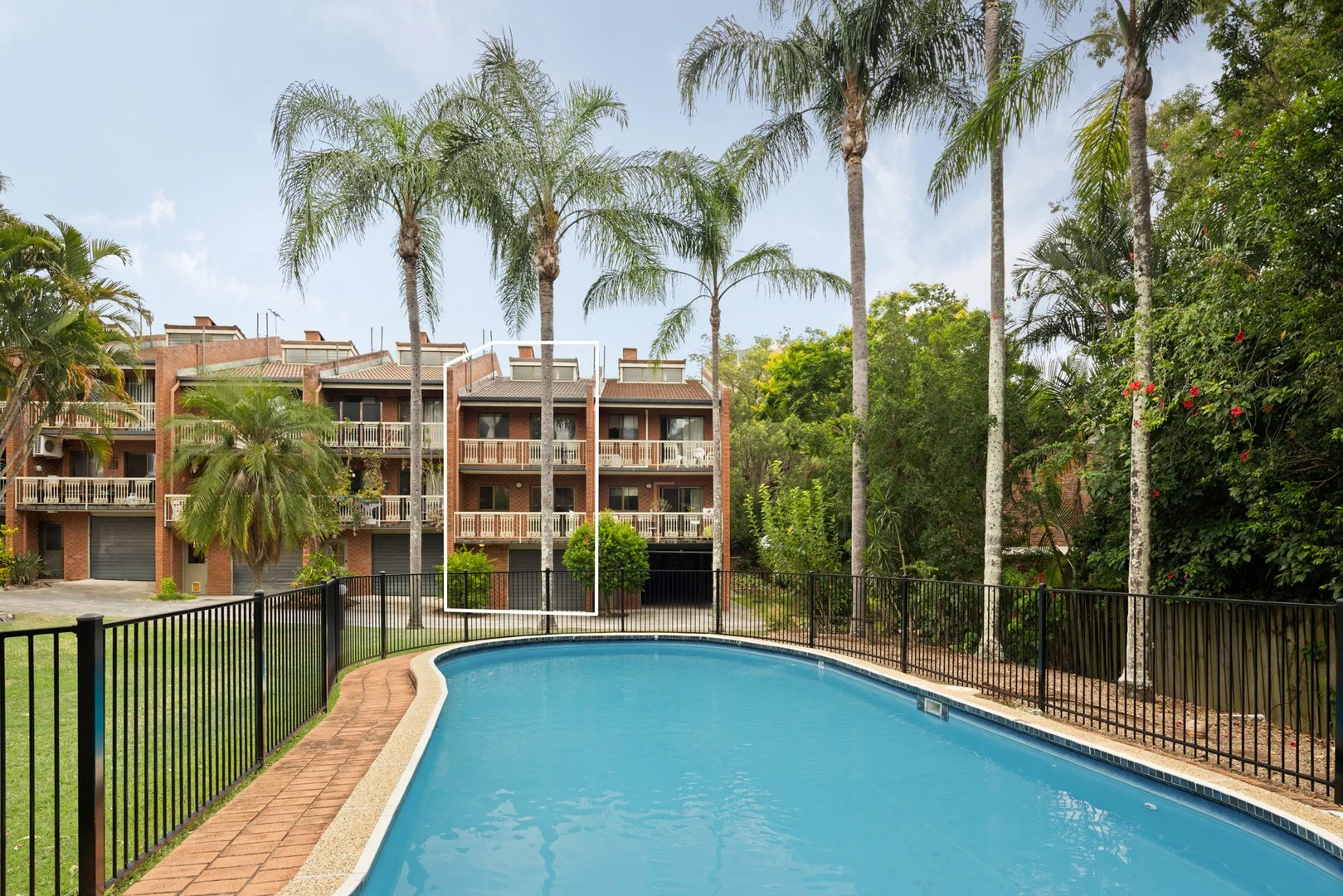 2/11 Austral Street (1/18)