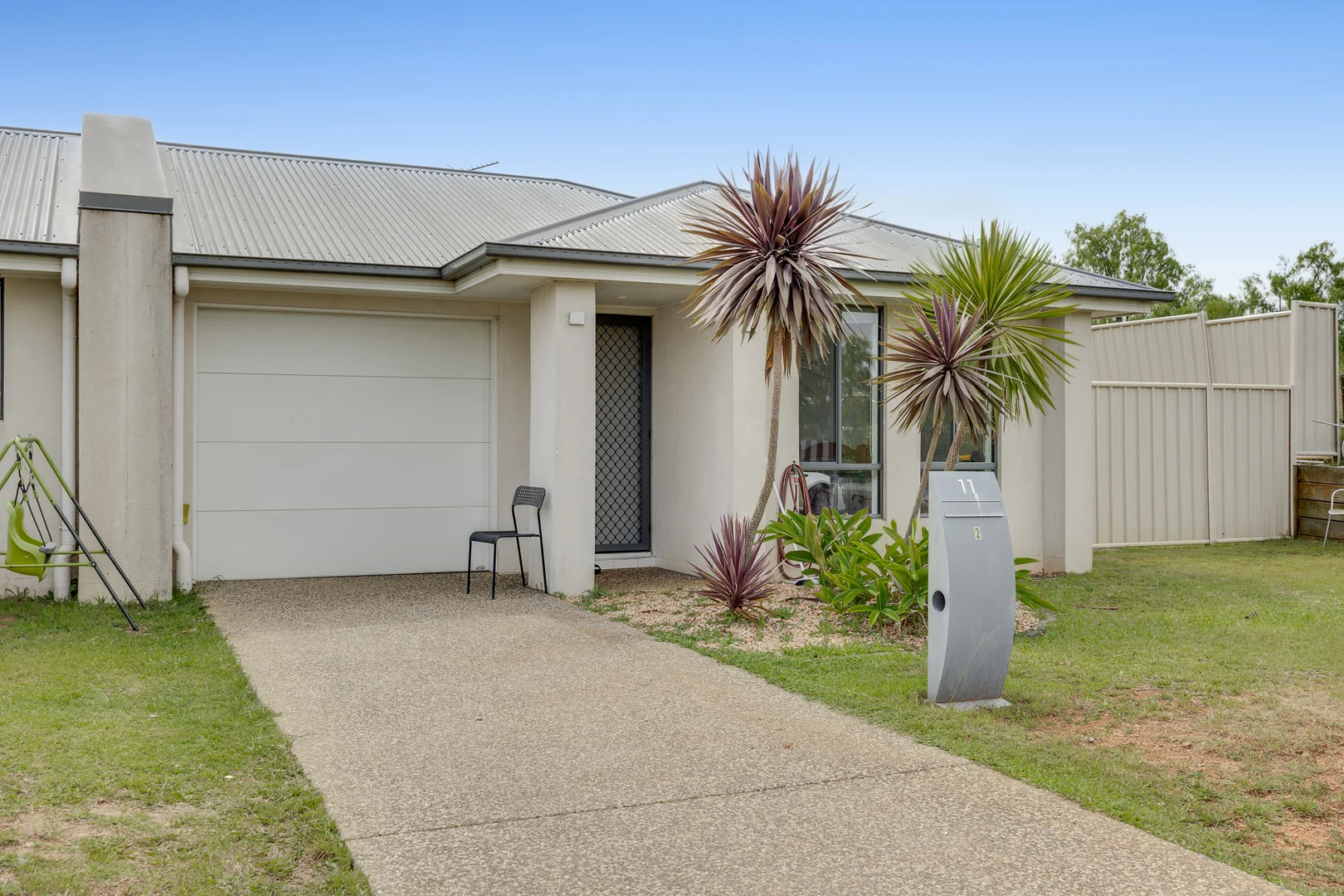 2/11 Glenwoods Drive (1/1)