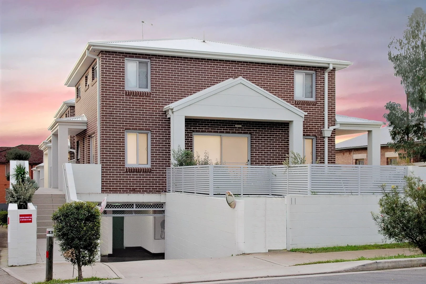 2/111 Yangoora Road (1/16)