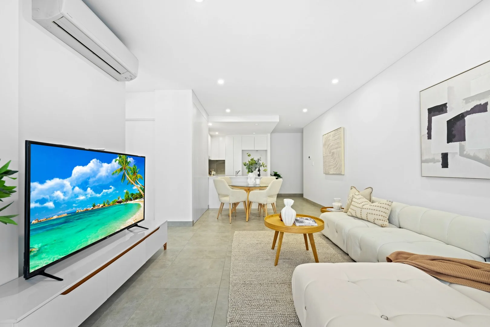 2/12 Belinda Place (1/14)