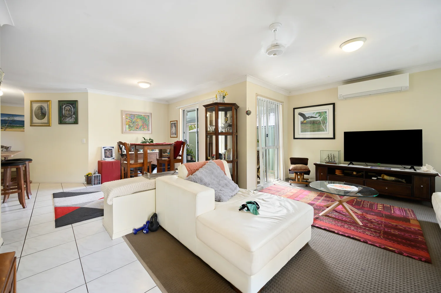 2/128 Greenacre Drive (1/13)