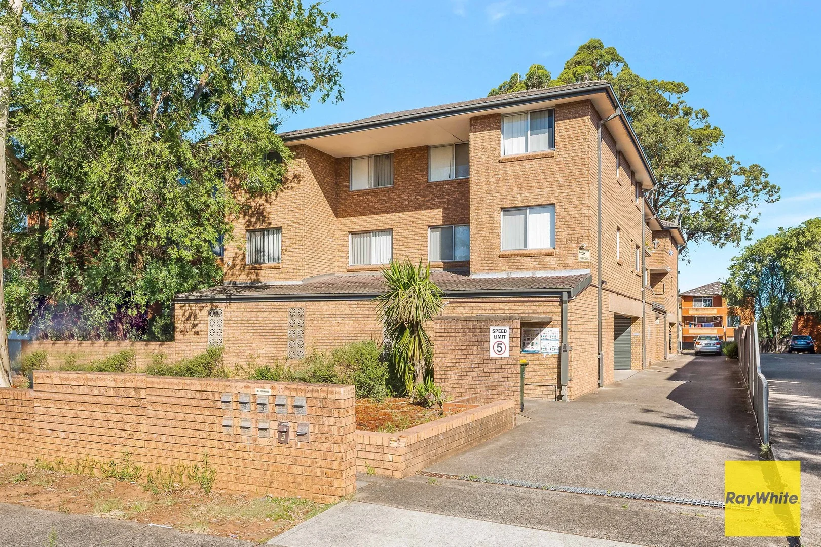 2/13-15 Lackey Street (1/12)
