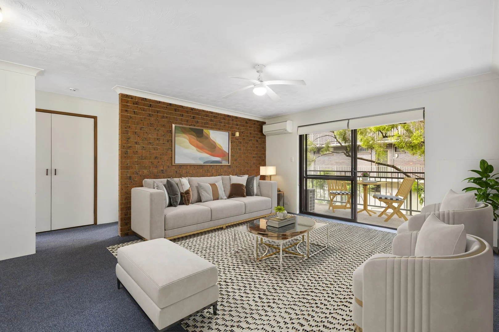 2/14 Brisbane Street (1/11)