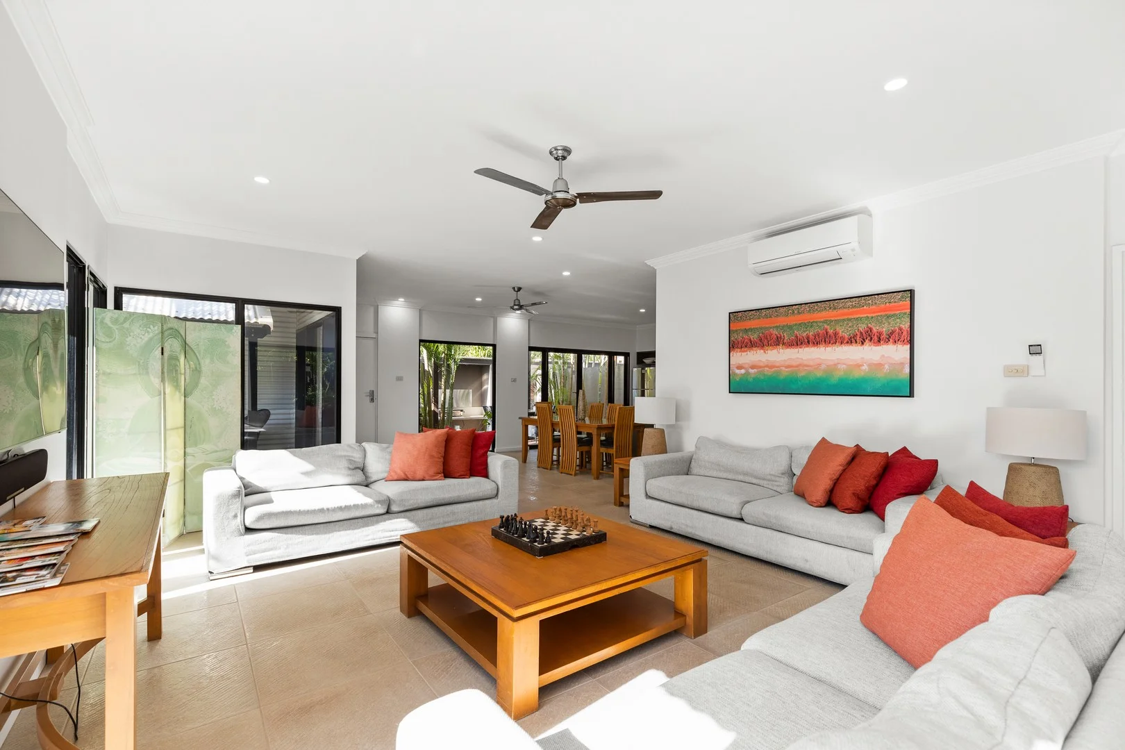 2/14 Millington Road (1/34)