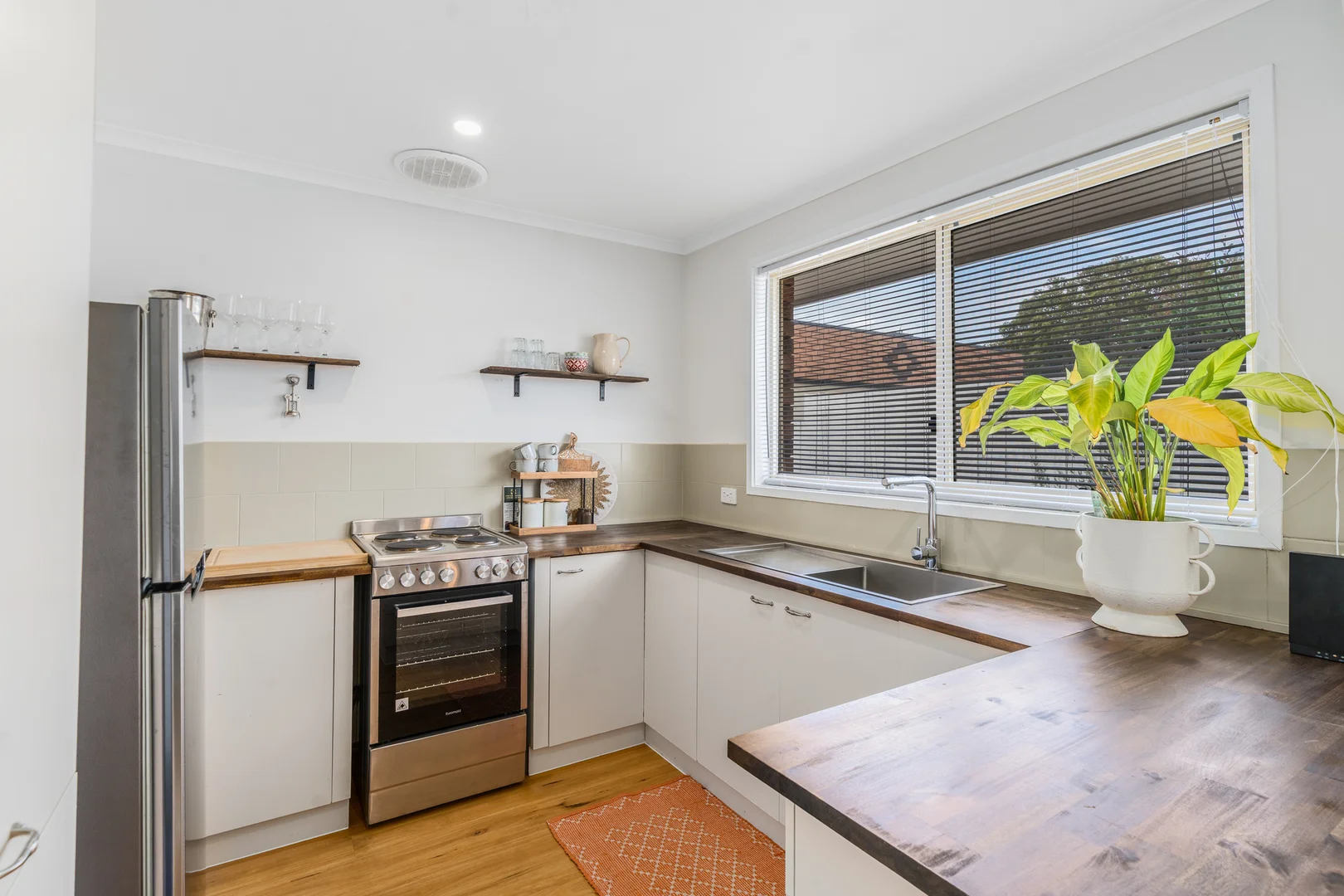 2/145 Newcombe Street - Image 2