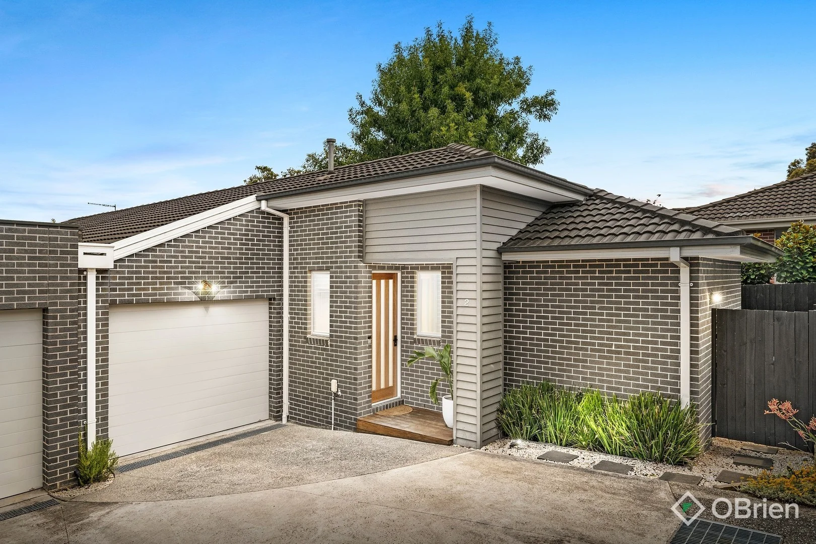 2/15 Comrie Court (1/14)