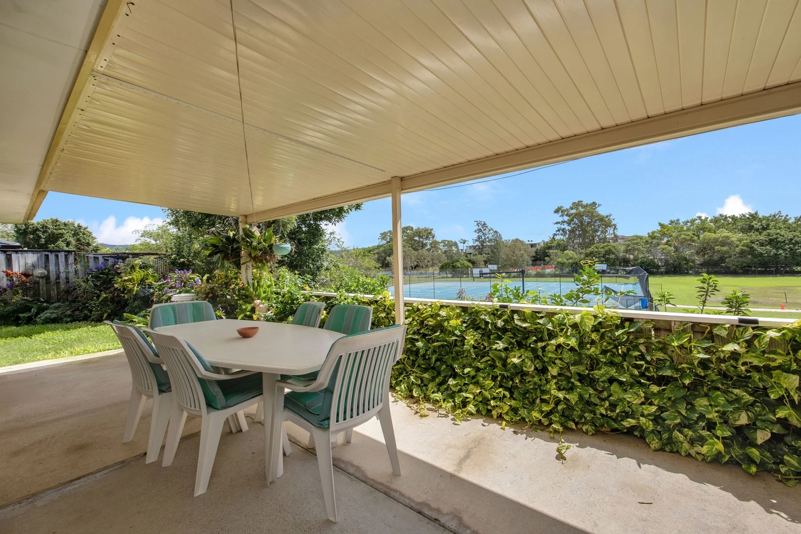 2/16 Dauphin Crescent (1/24)