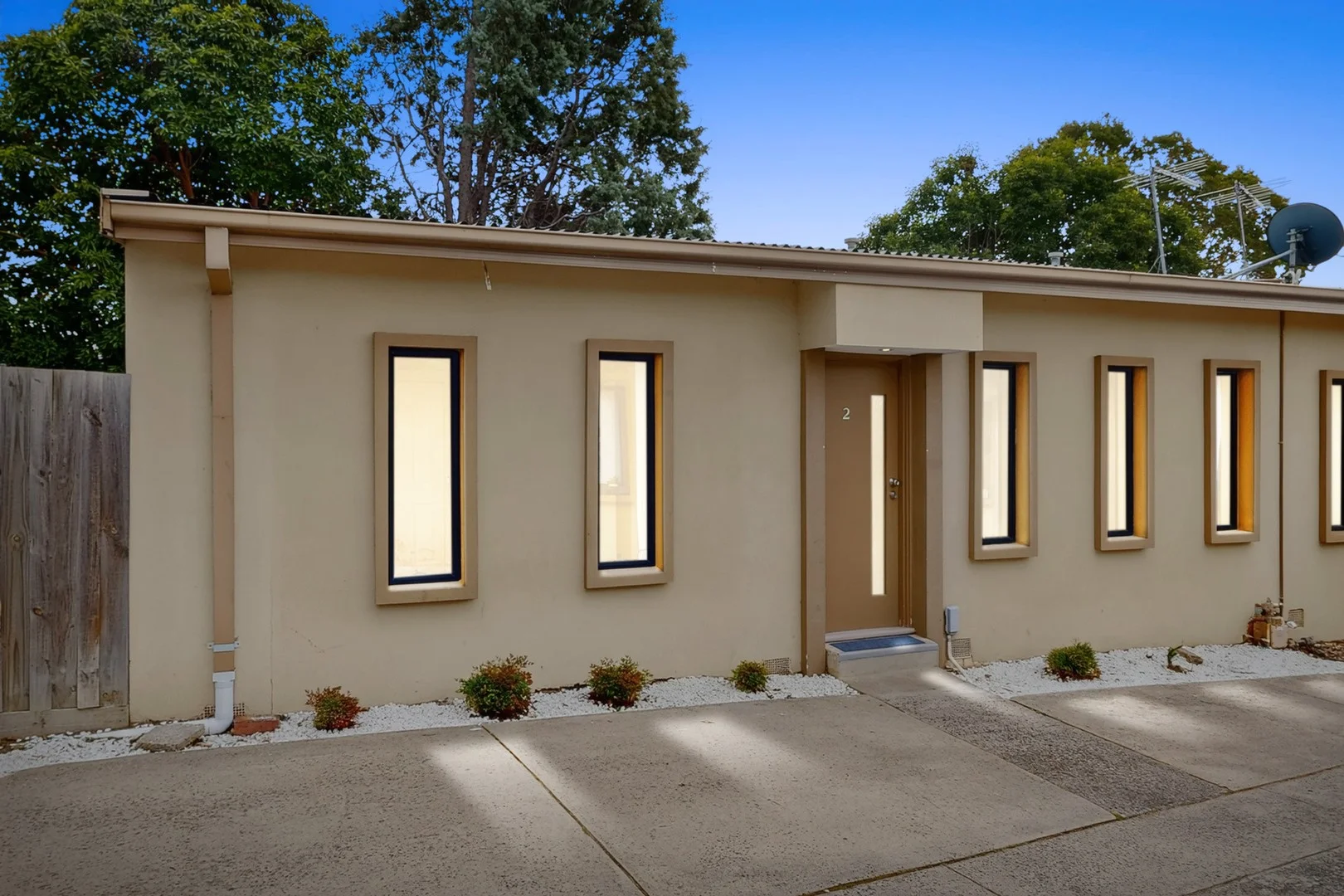 2/17 Hampton Drive (1/1)