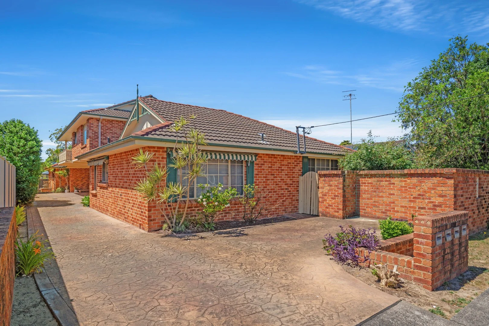 2/17 Warrah Street (1/12)
