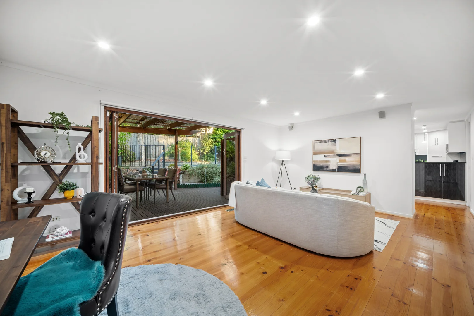 2/18 Peter Street - Image 3