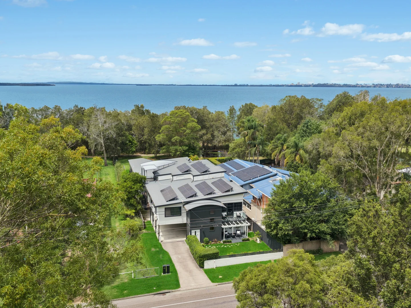 2/183 Lakedge Avenue (1/13)