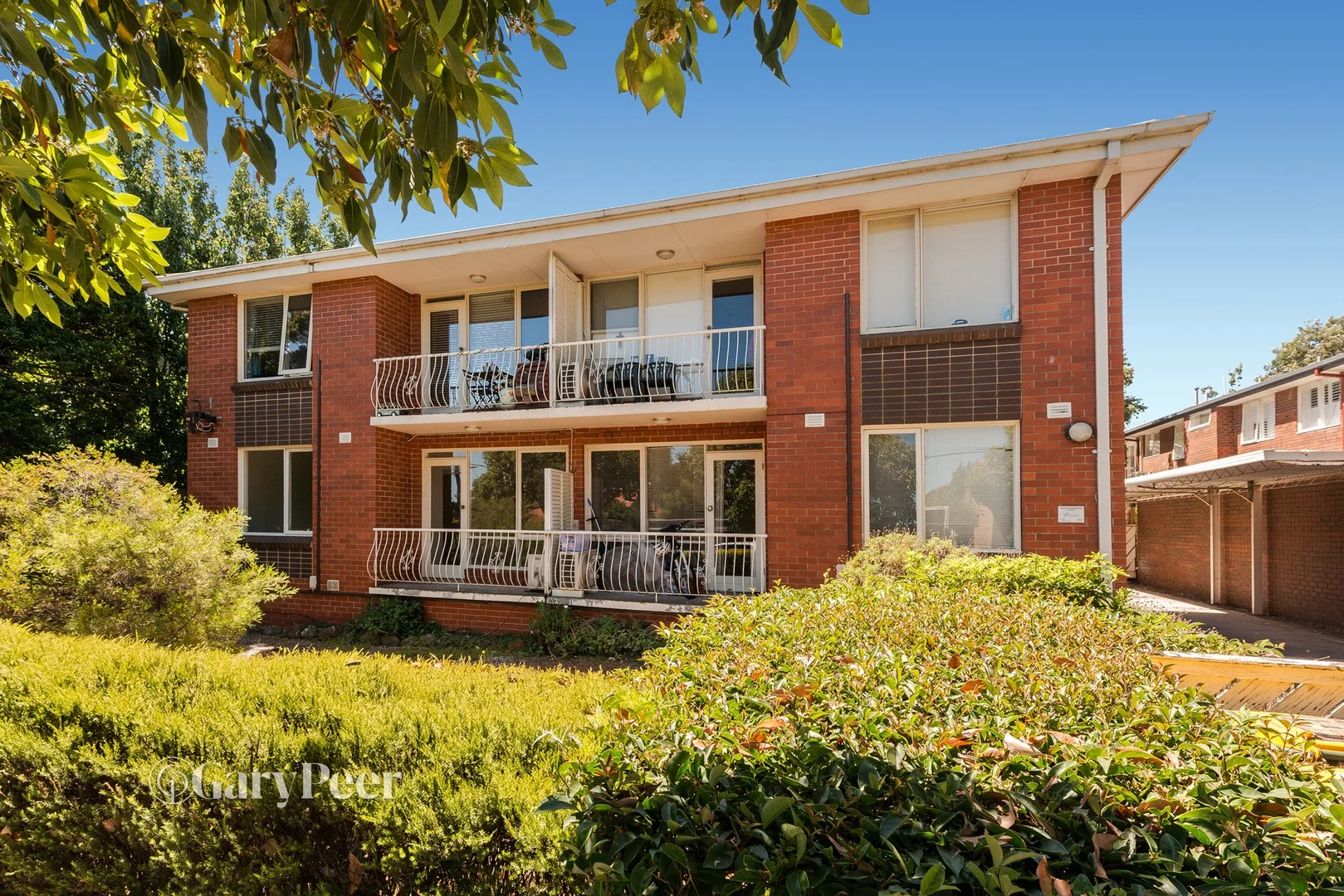 2/19 Holloway Street (1/6)
