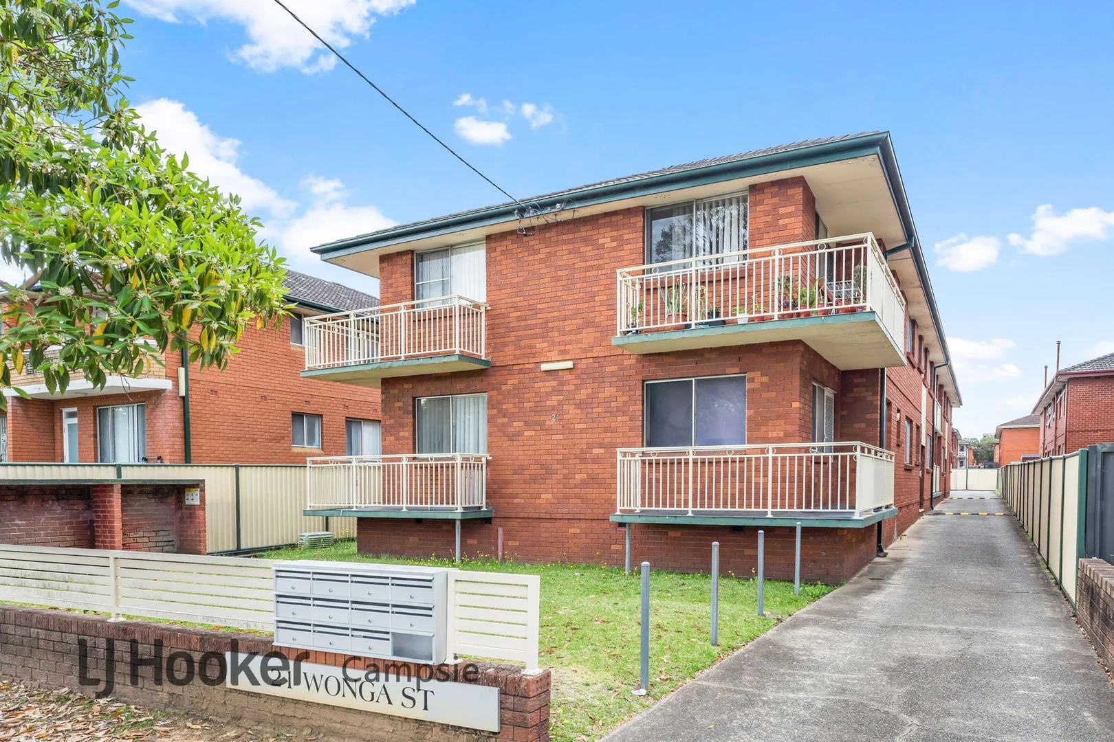2/21 Wonga Street (1/9)