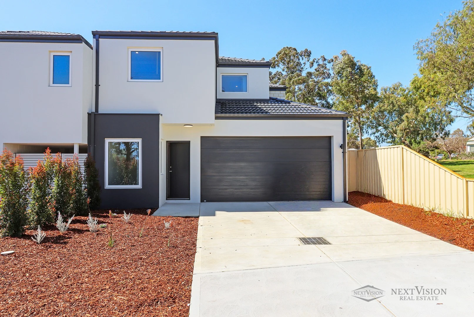 2/22 Angus Avenue (1/23)