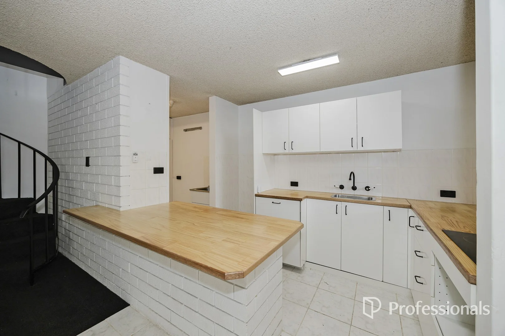 2/246 Flinders Street (1/14)