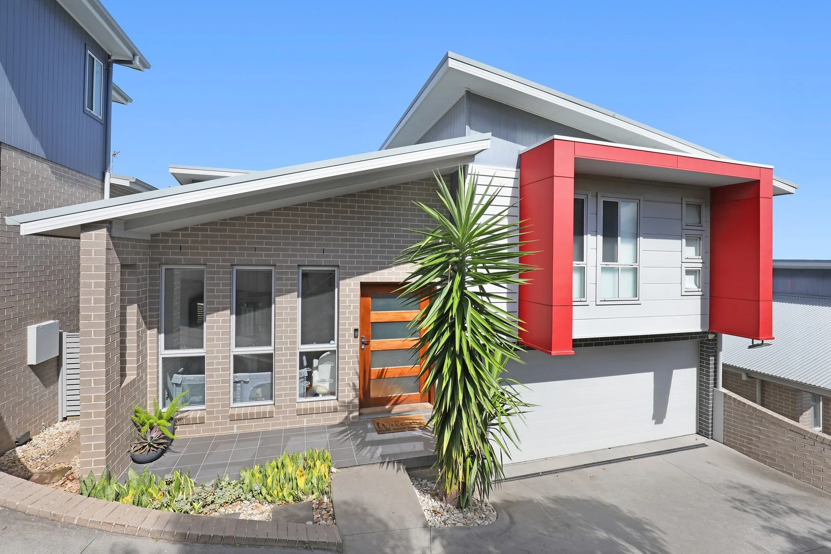 2/25 Yarle Crescent (1/11)