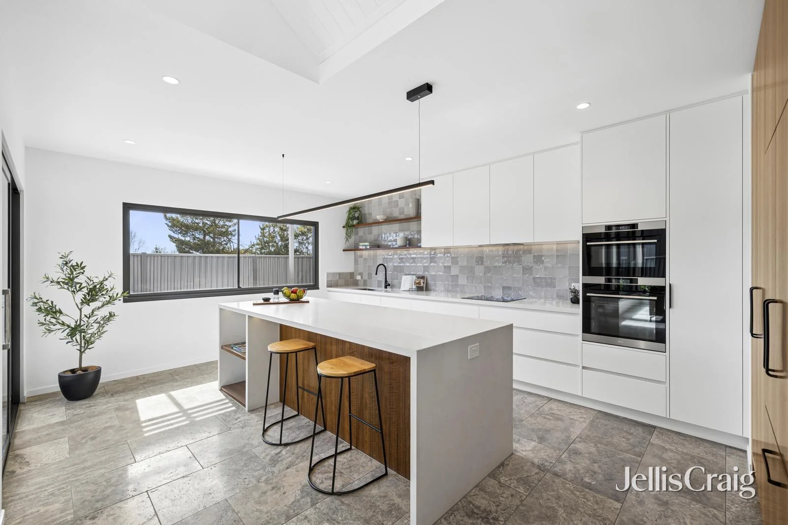 2/27 Corinella Road - Image 4