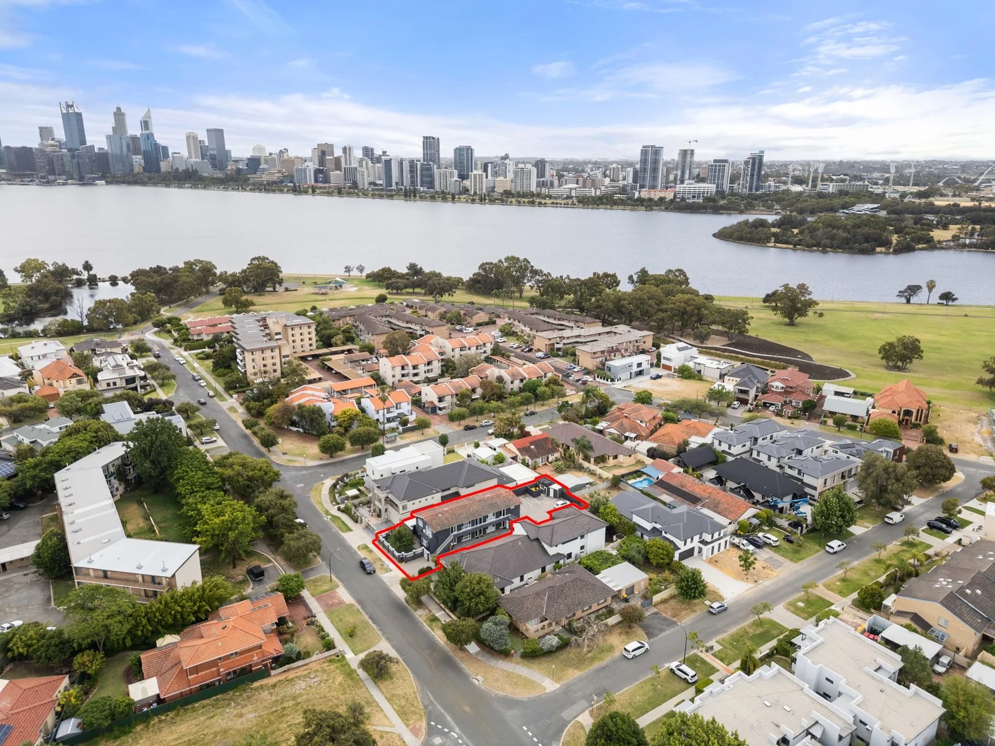 2/29 Hurlingham Road (1/21)