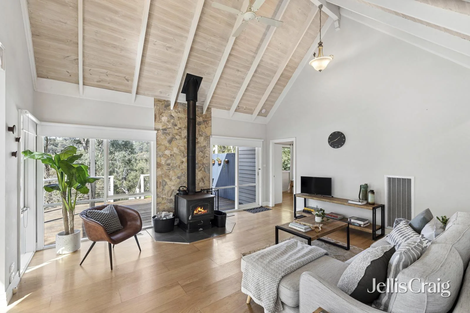 2/3040 Ballan Daylesford Road - Image 2
