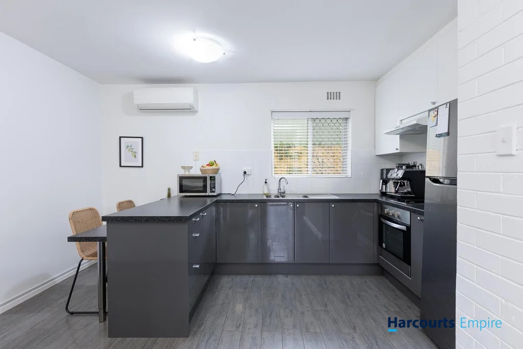 2/39 Scarborough Beach Road (1/9)