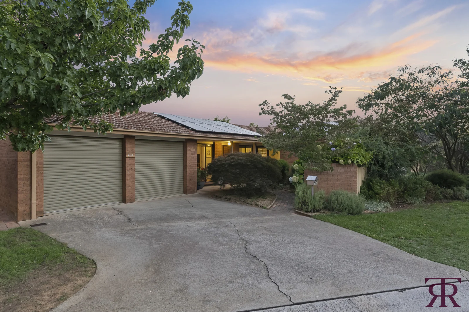 2/4 Cavenagh Place (1/35)