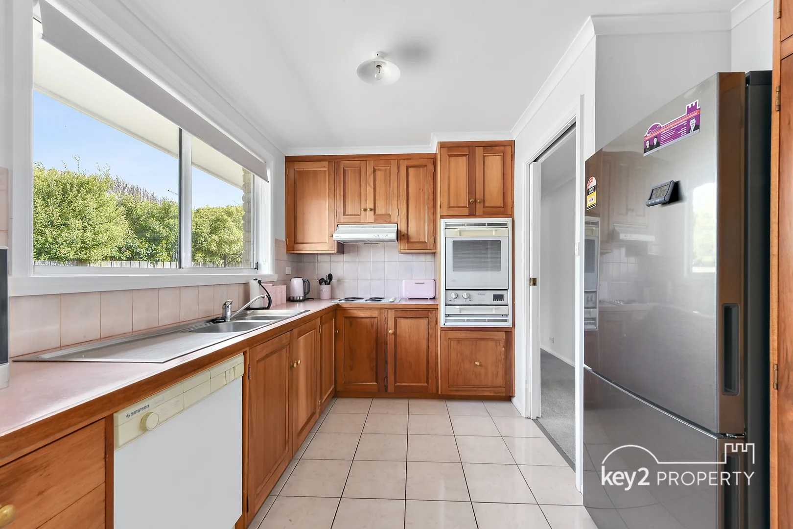2/4 Penwood Close - Image 5