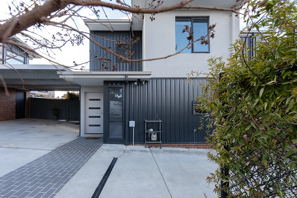 2/4 Powell Street (1/23)