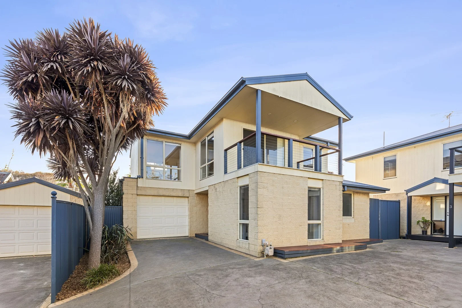 2/40 Geelong Road (1/1)