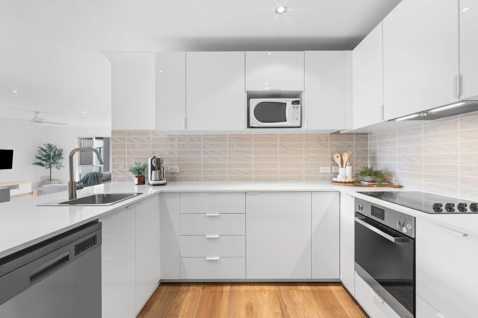 2/44 Ancona Street (1/16)