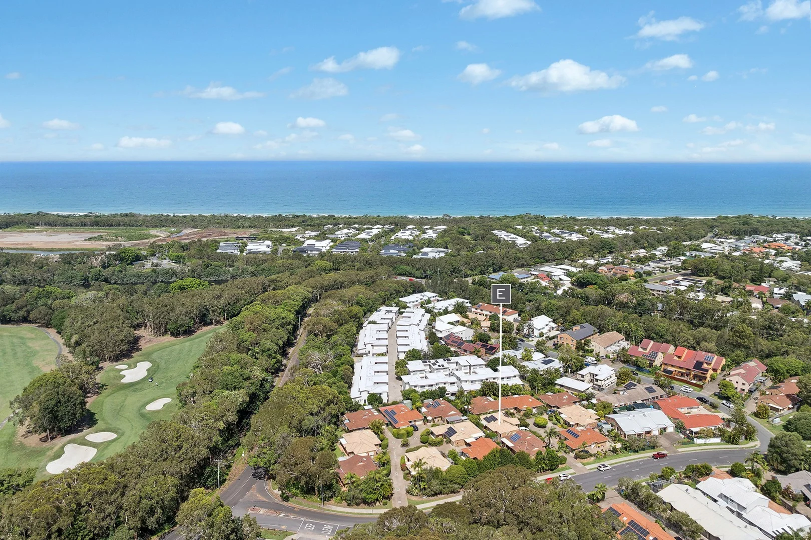 2/52-54 Jarnahill Drive (1/3)