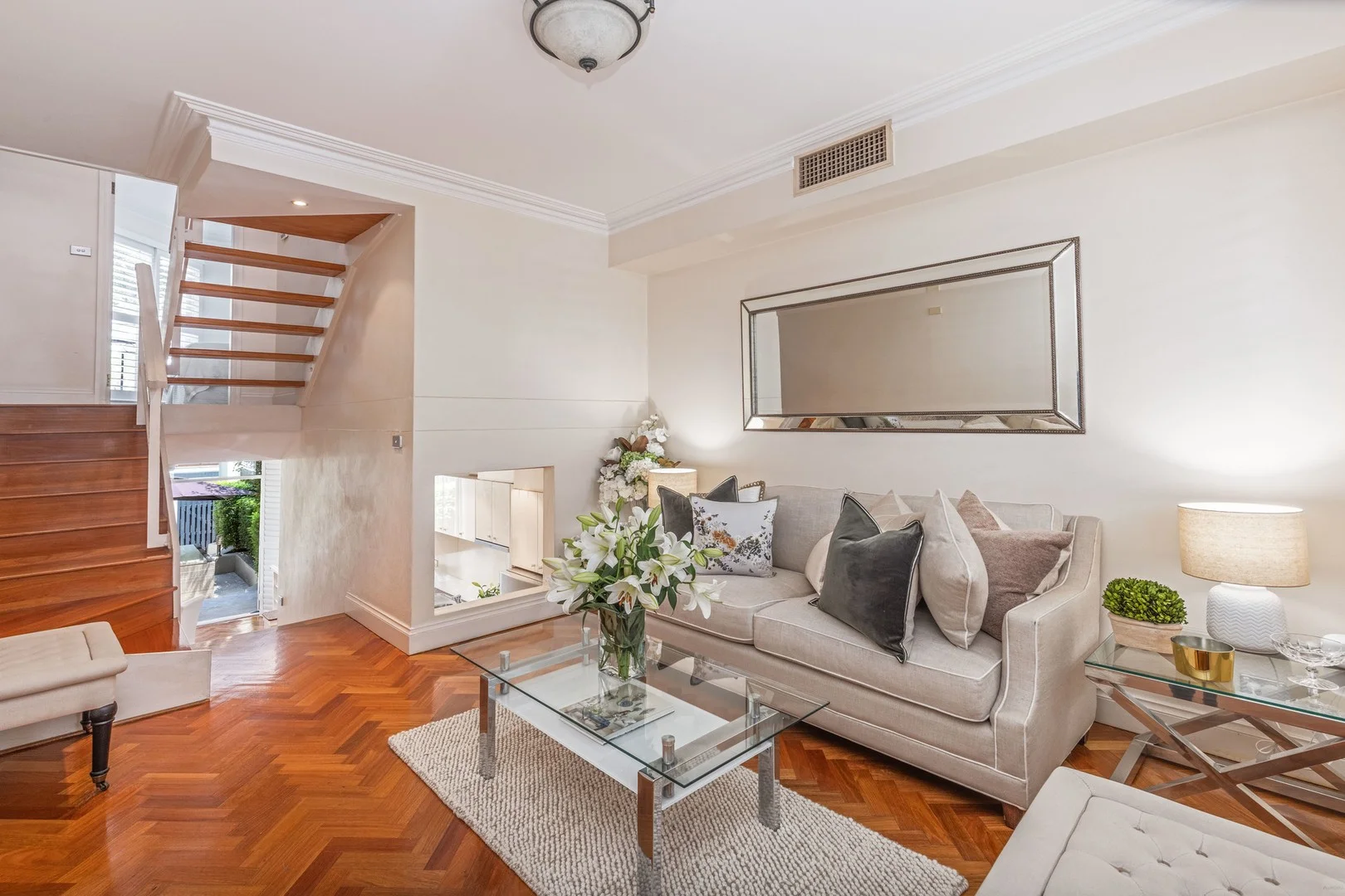 2/52-56 Jeffreys Street (1/16)