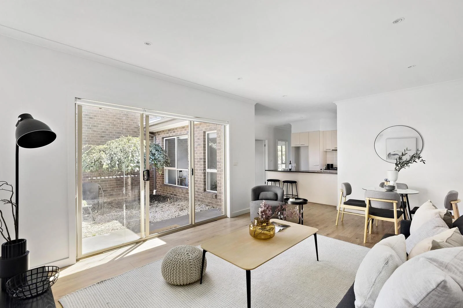 2/52 Miranda Road (1/16)