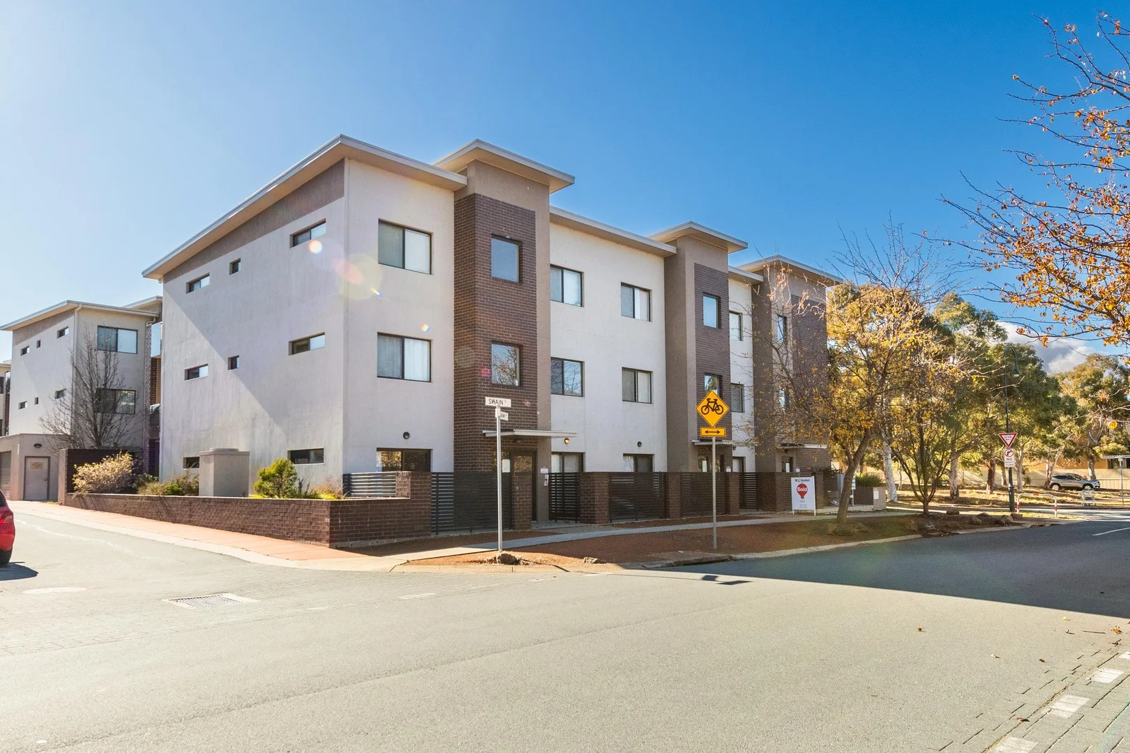 2/52 Swain Street (1/18)