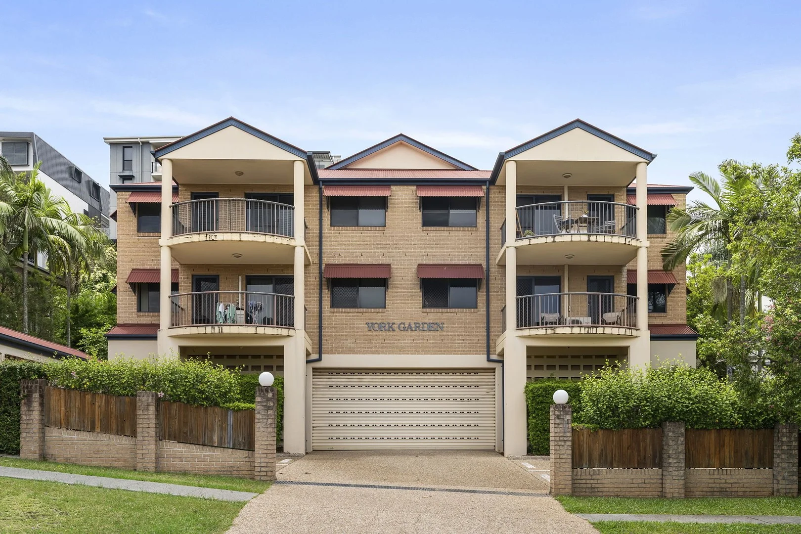 2/54 York Street (1/12)