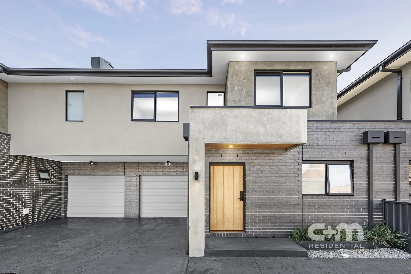 2/54A Chapman Avenue (1/19)