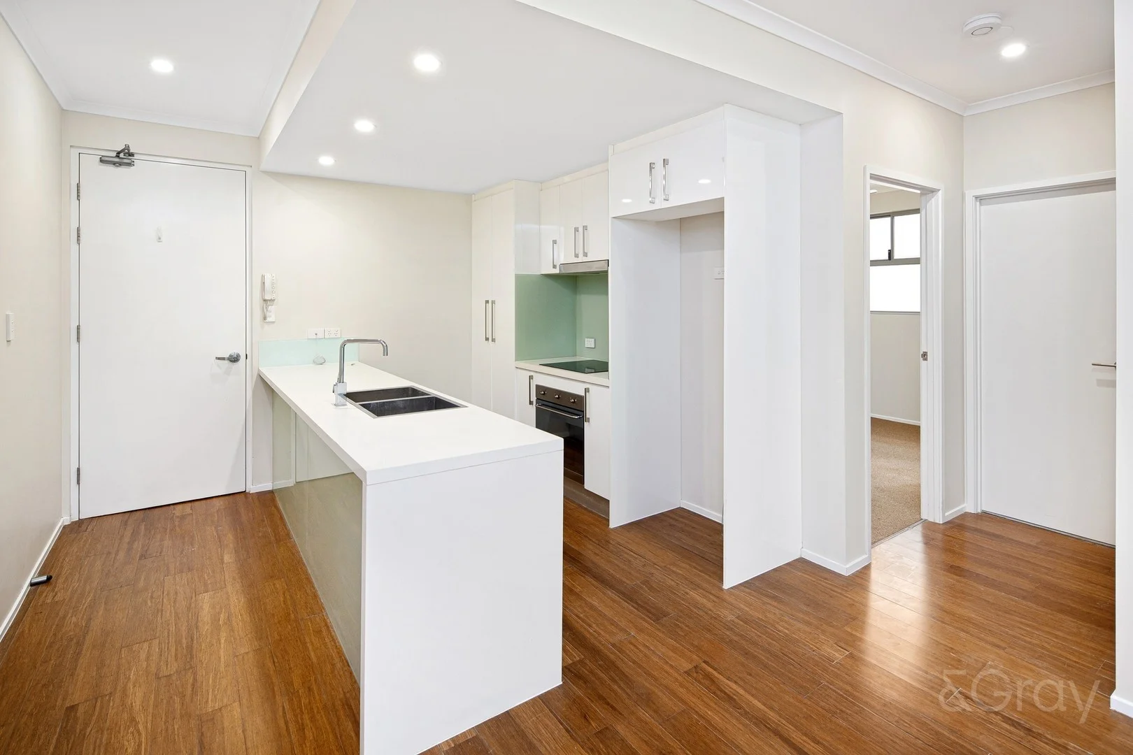 2/586 Sherwood Road (1/17)