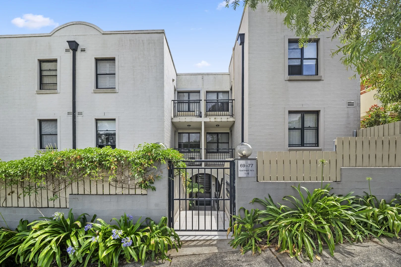 2/69-77 Bertram Street (1/16)