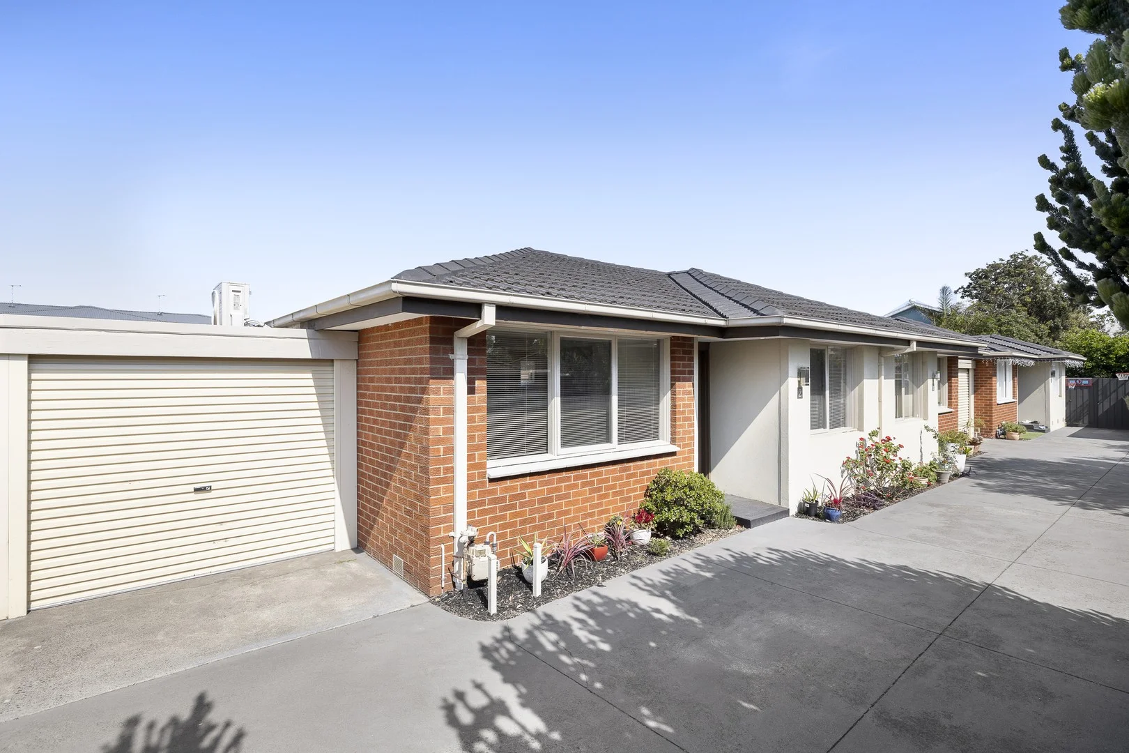 2/7 Glenola Road (1/11)