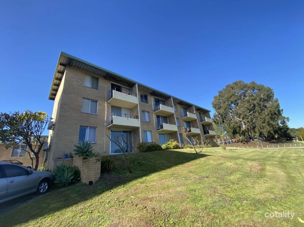 2/74 Mcmaster Street (1/6)